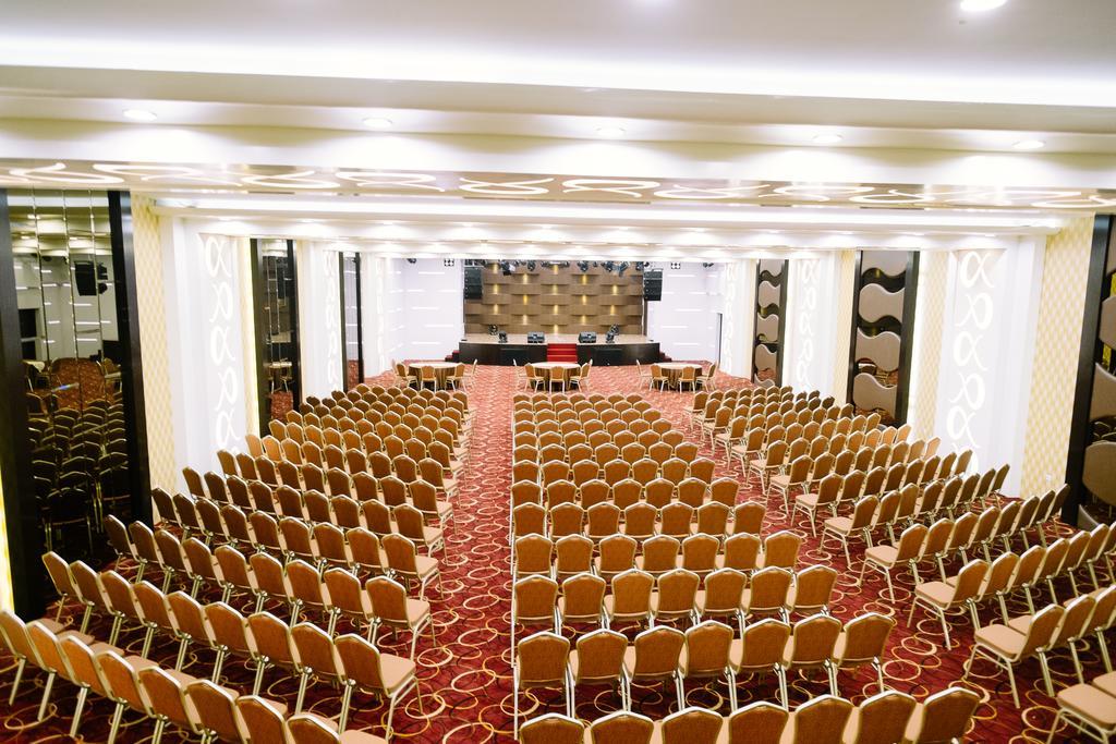Alpha Hotel